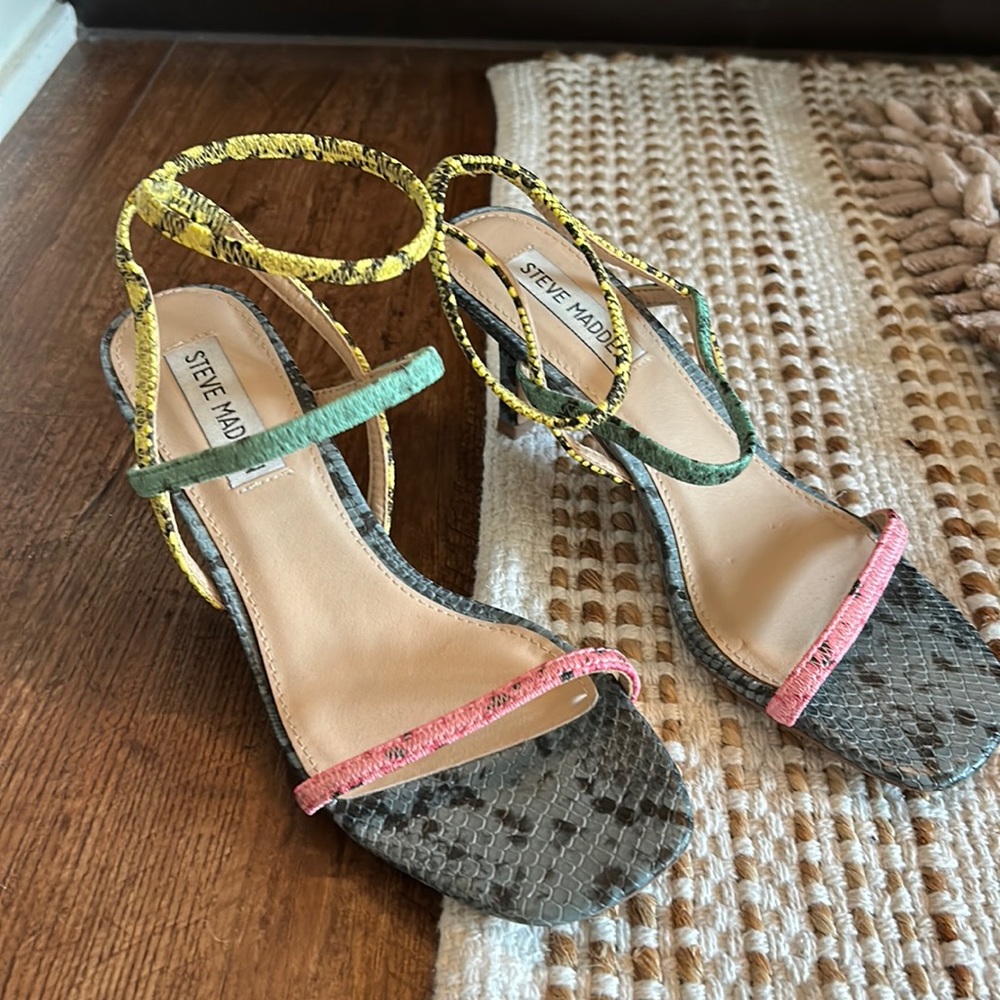 Steve Madden kitten heel
